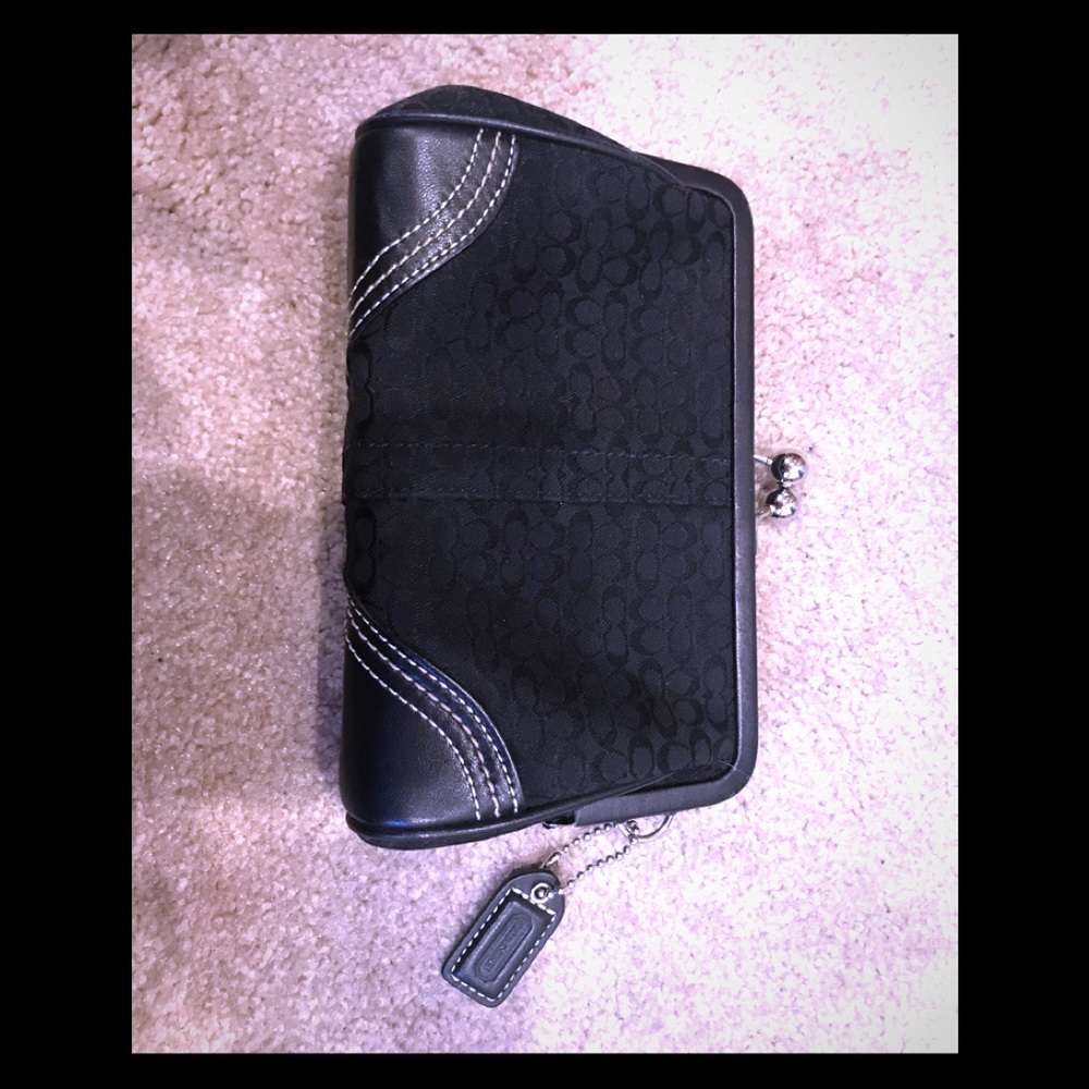 🖤🖤🖤BLACK COACH VINTAGE STYLE CLUTCH🖤🖤🖤
